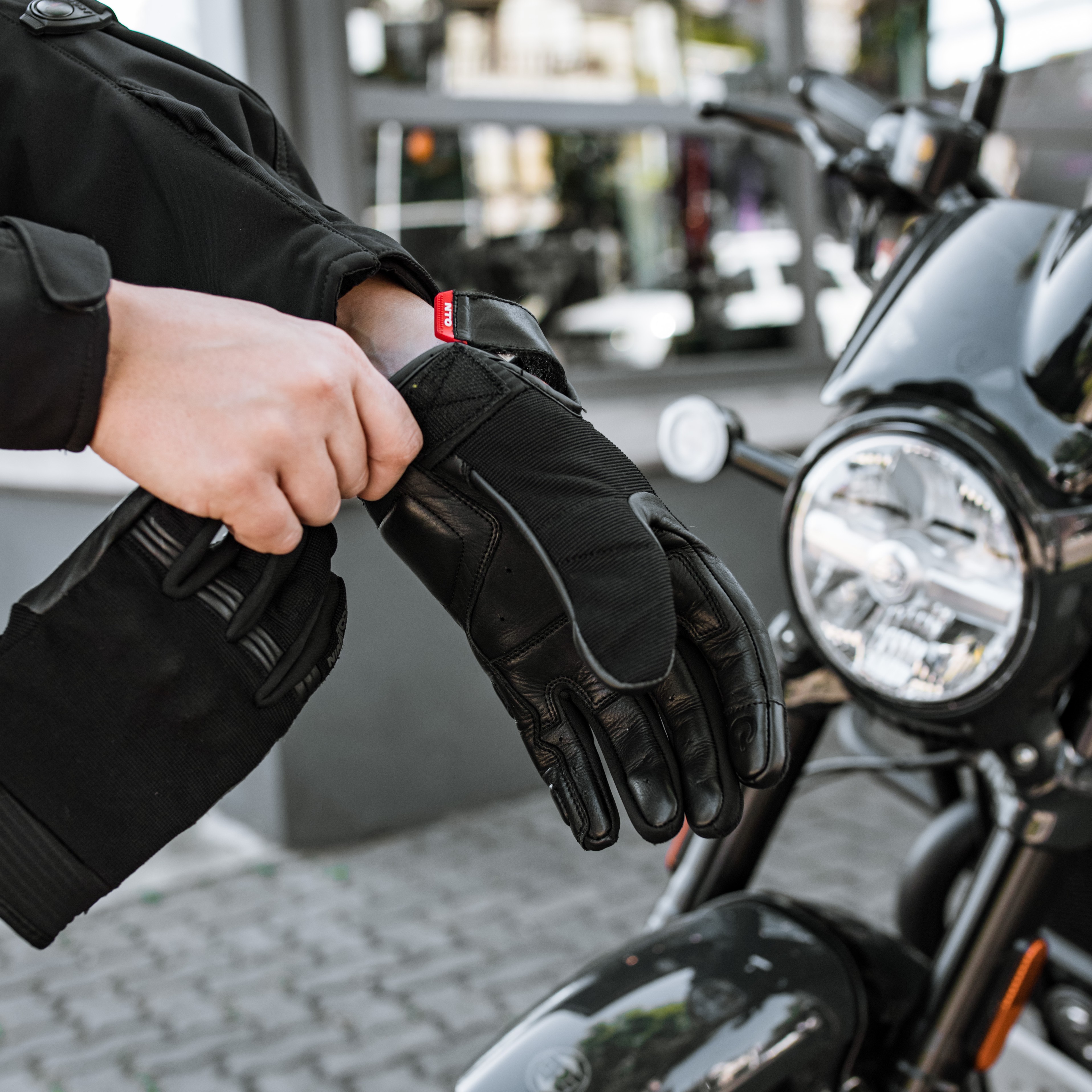 Guantes NTO Urban Evo II Mujer Negro